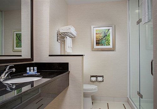 Fairfield Inn & Suites By Marriott Springfield Northampton/Amherst Zewnętrze zdjęcie